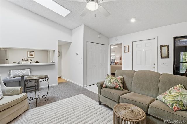 8326 W Earl Loop, Homosassa, FL 34446