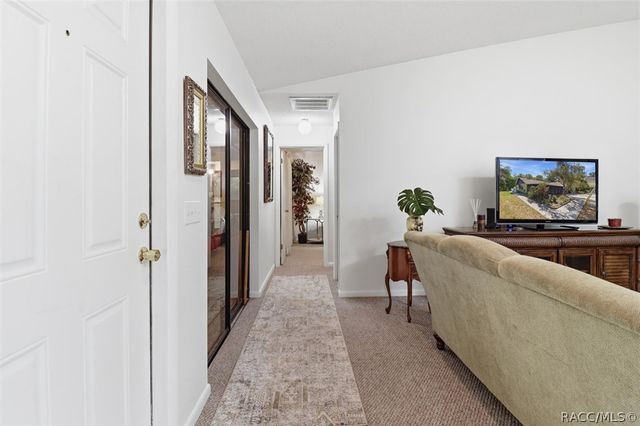 8326 W Earl Loop, Homosassa, FL 34446