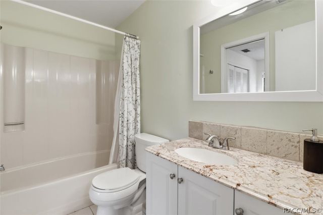 8326 W Earl Loop, Homosassa, FL 34446