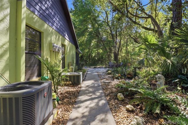 8326 W Earl Loop, Homosassa, FL 34446