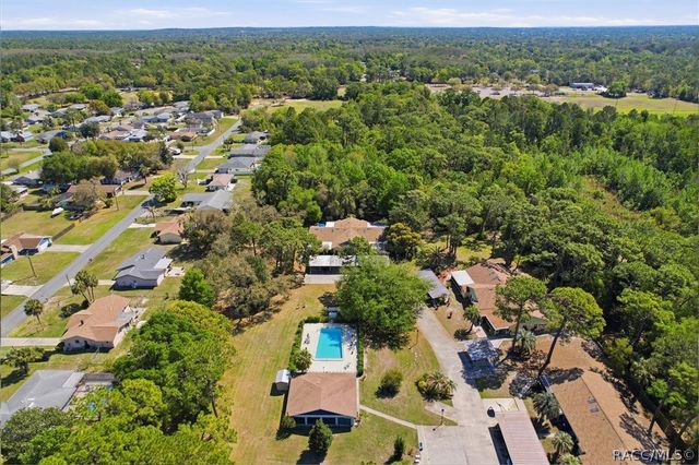 8326 W Earl Loop, Homosassa, FL 34446