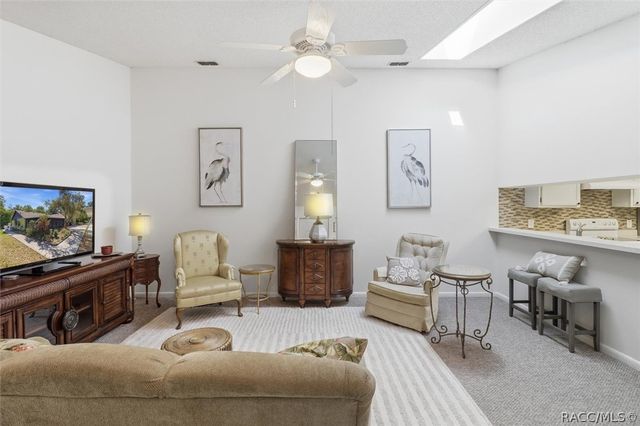 8326 W Earl Loop, Homosassa, FL 34446