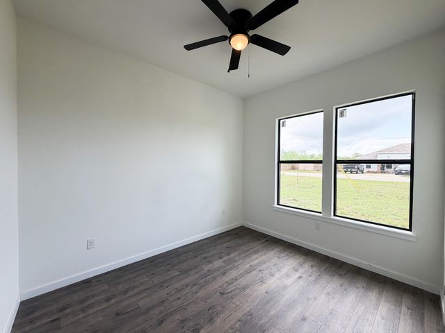 138 Blushing DR, Cedar Creek, TX 78612