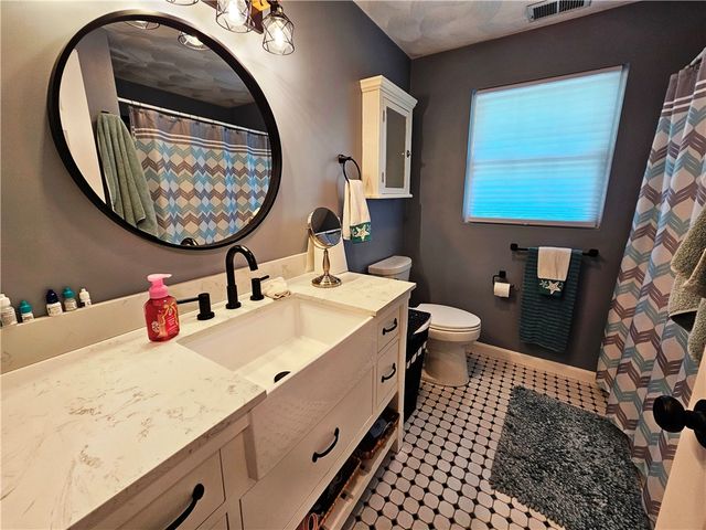 190 Arnolds Neck Drive, Warwick, RI 02886