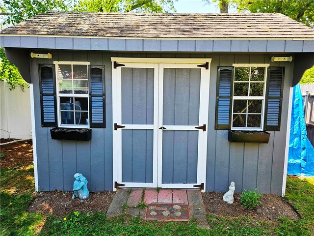 190 Arnolds Neck Drive, Warwick, RI 02886