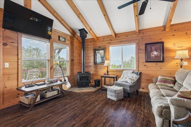 111 County Rd 805, Etowah, TN 37331