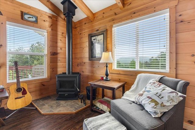 111 County Rd 805, Etowah, TN 37331