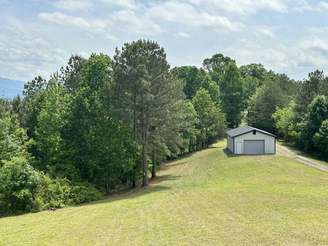111 County Rd 805, Etowah, TN 37331