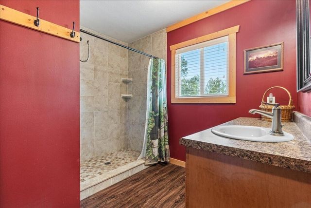 111 County Rd 805, Etowah, TN 37331