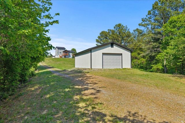 111 County Rd 805, Etowah, TN 37331