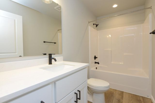 2387 Eagle Valley Drive S, Fargo, ND 58104