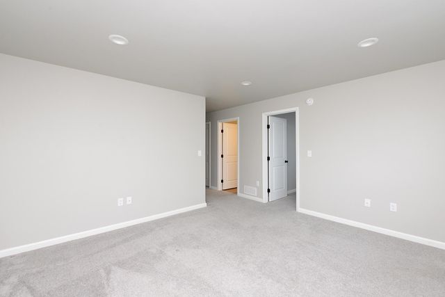 2387 Eagle Valley Drive S, Fargo, ND 58104