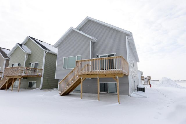 2387 Eagle Valley Drive S, Fargo, ND 58104