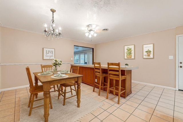 921 Roberts Street, El Campo, TX 77437