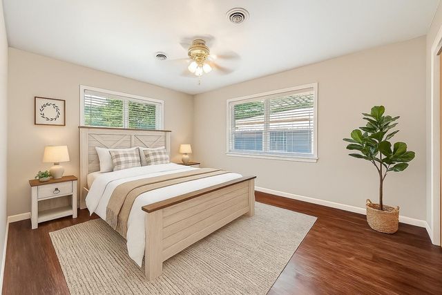 921 Roberts Street, El Campo, TX 77437