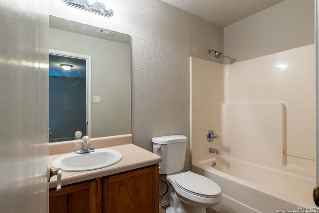 6119 Lauras Farm, San Antonio, TX 78244