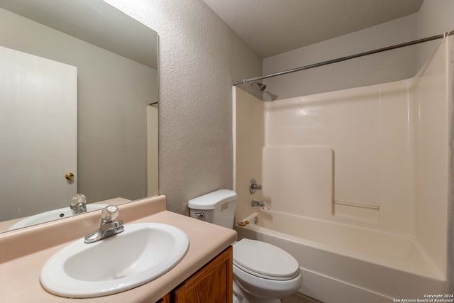 6119 Lauras Farm, San Antonio, TX 78244