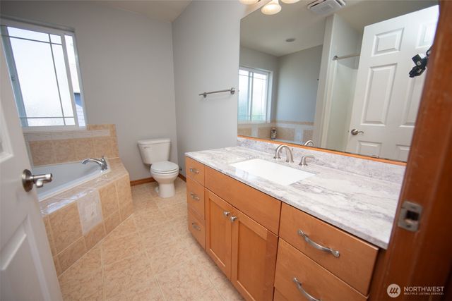 6204 Pacific Heights Drive, Ferndale, WA 98248