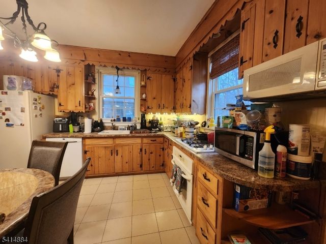 5 Bellevue Ave, Bloomfield Twp., NJ 07003