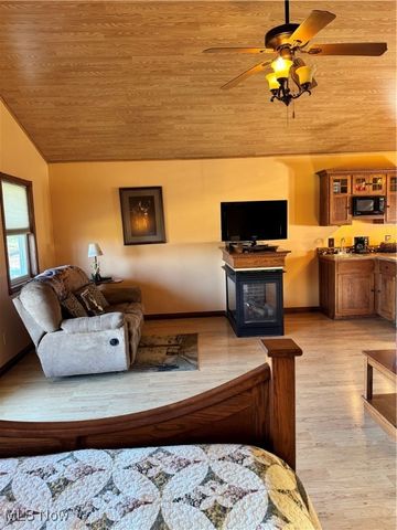 6041 Township Road 310, Millersburg, OH 44654