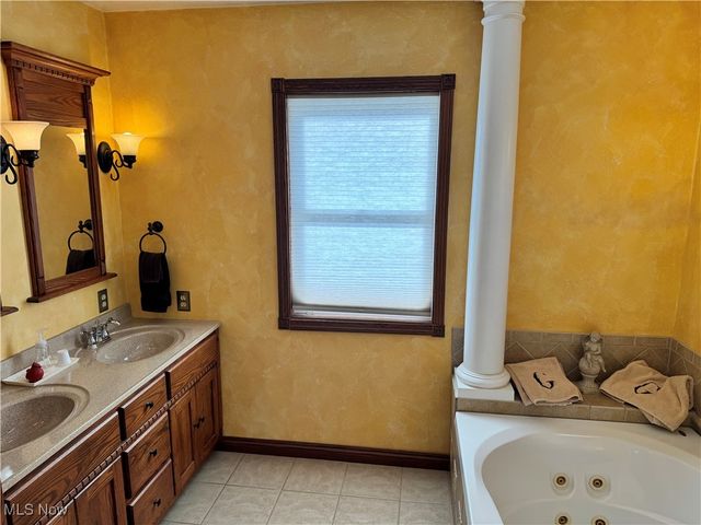 6041 Township Road 310, Millersburg, OH 44654