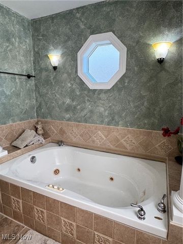 6041 Township Road 310, Millersburg, OH 44654