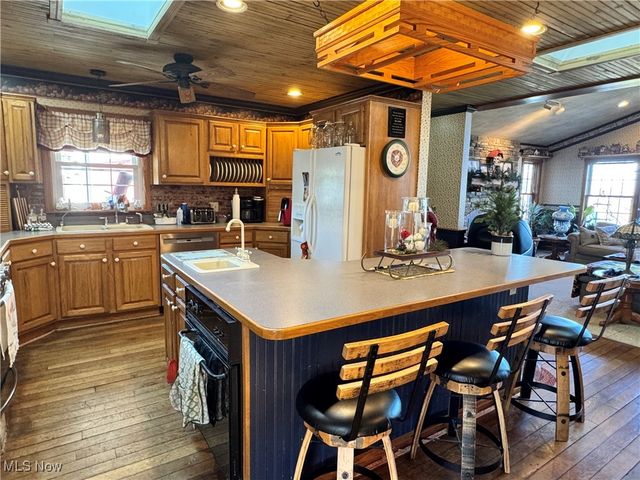 6041 Township Road 310, Millersburg, OH 44654