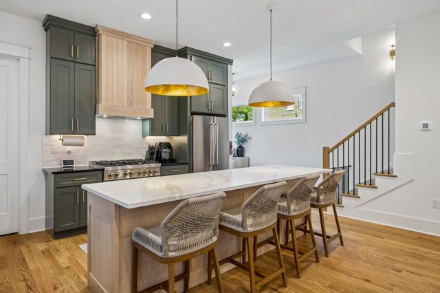 1217 N 8th St, Nashville, TN 37207