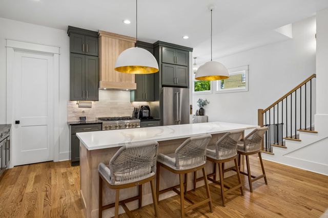 1217 N 8th St, Nashville, TN 37207
