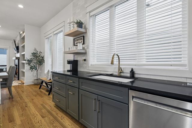 1217 N 8th St, Nashville, TN 37207