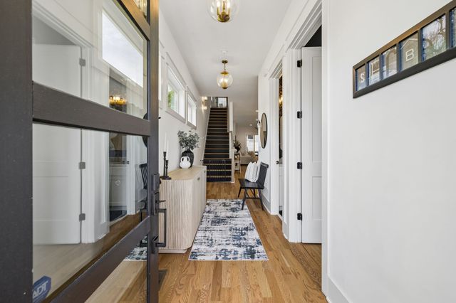 1217 N 8th St, Nashville, TN 37207
