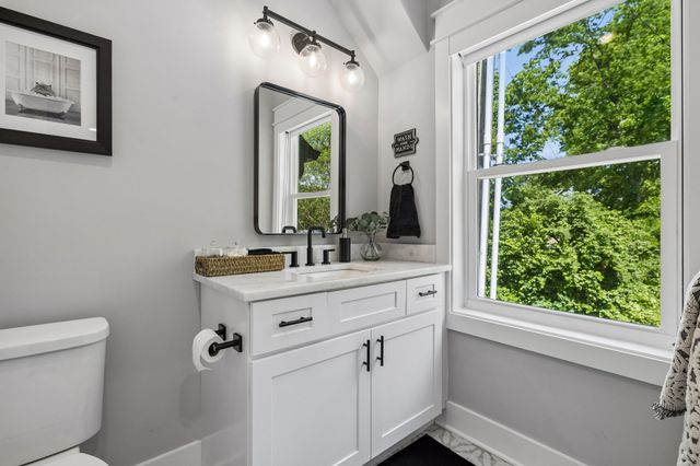 1217 N 8th St, Nashville, TN 37207