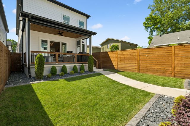 1217 N 8th St, Nashville, TN 37207