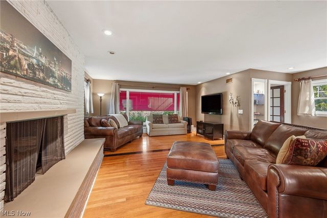 1440 Lewis Drive, Lakewood, OH 44107