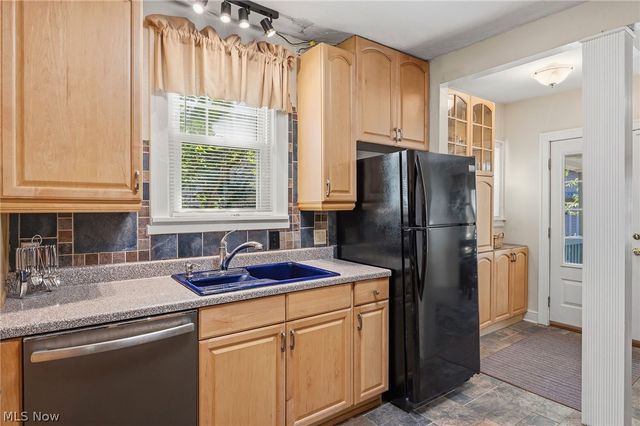 1440 Lewis Drive, Lakewood, OH 44107