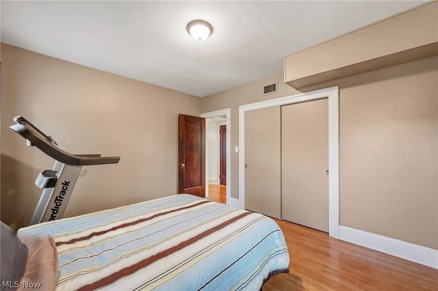 1440 Lewis Drive, Lakewood, OH 44107
