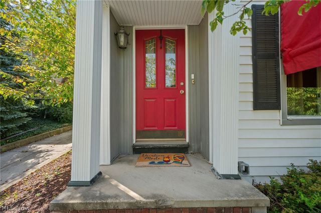 1440 Lewis Drive, Lakewood, OH 44107
