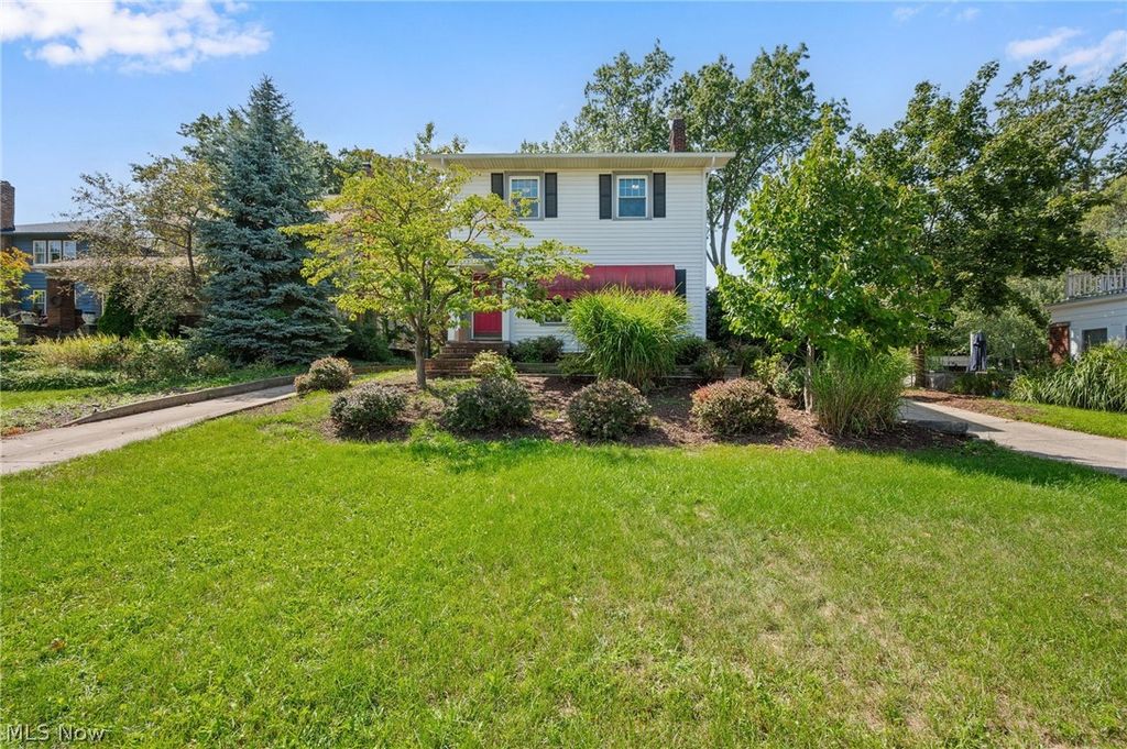 1440 Lewis Drive, Lakewood, OH 44107
