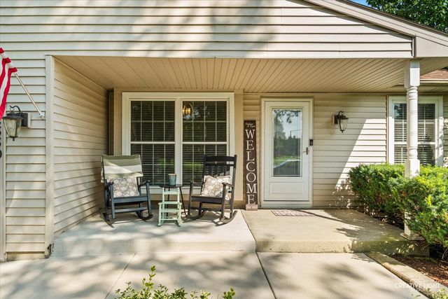 2330 Weatherford Lane, Naperville, IL 60565