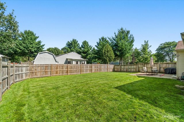 2330 Weatherford Lane, Naperville, IL 60565
