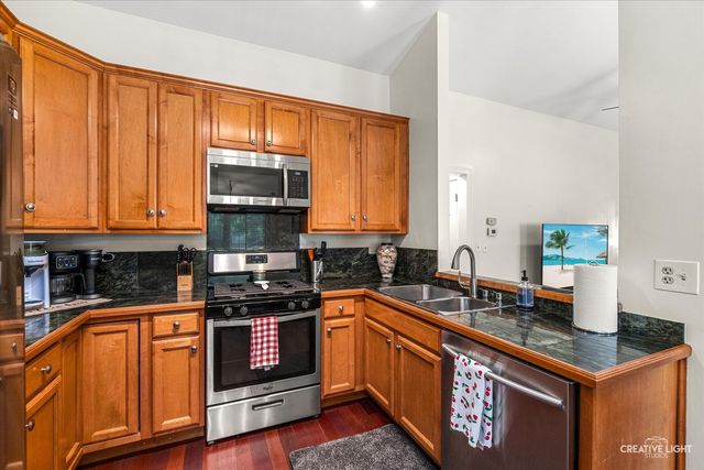 2330 Weatherford Lane, Naperville, IL 60565
