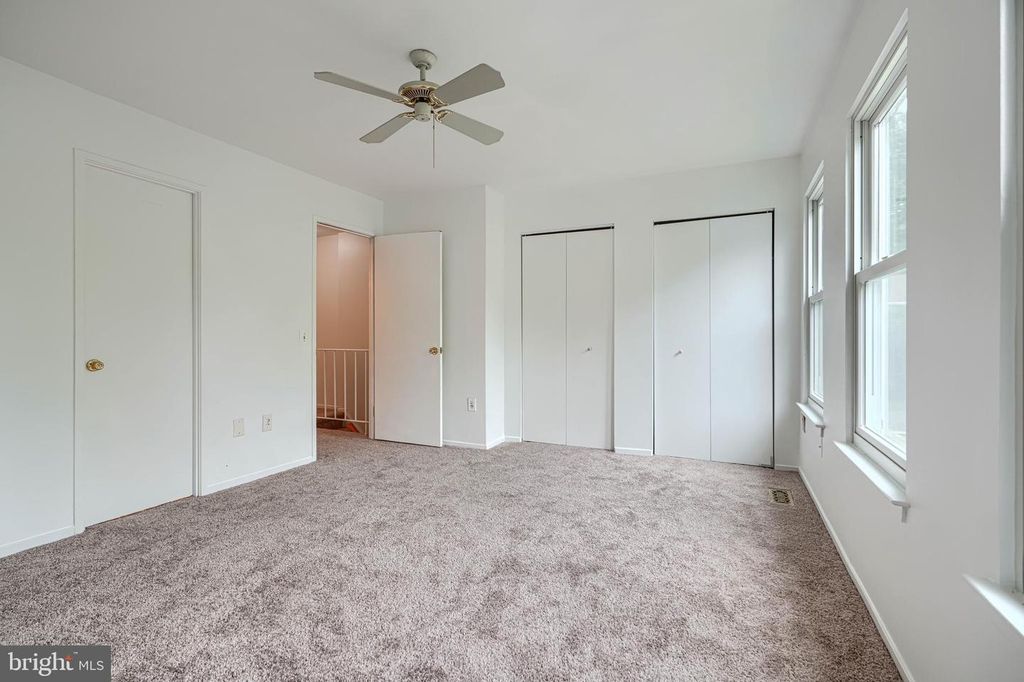 Image 17 of property listing at 9 LONG GREEN CT, Silver Spring, MD 20906