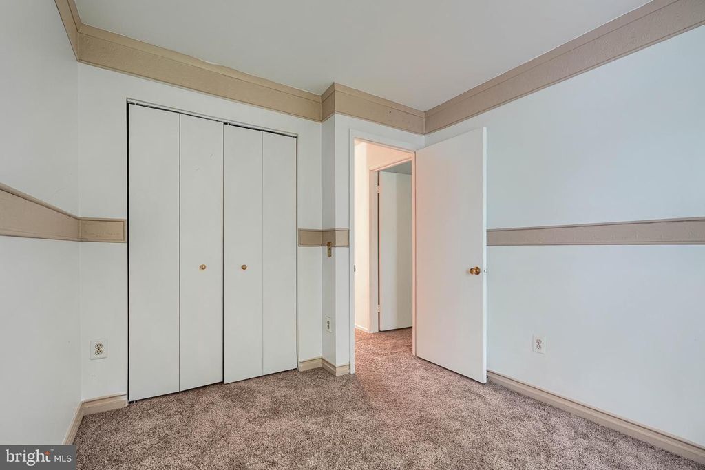 Image 19 of property listing at 9 LONG GREEN CT, Silver Spring, MD 20906