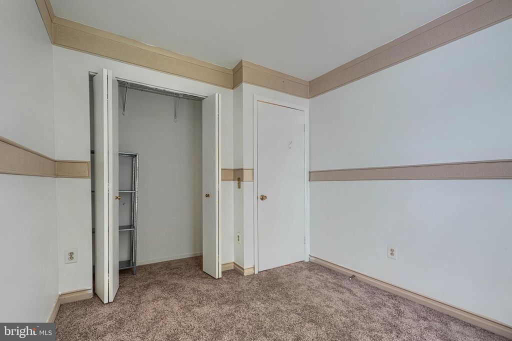 Image 22 of property listing at 9 LONG GREEN CT, Silver Spring, MD 20906