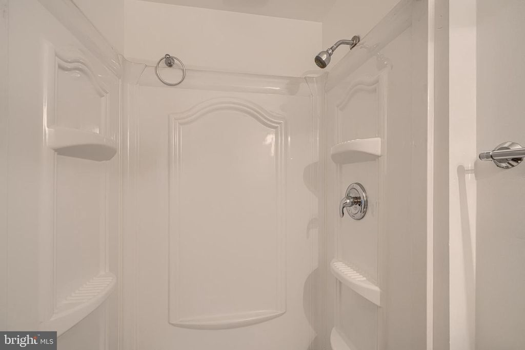 Image 28 of property listing at 9 LONG GREEN CT, Silver Spring, MD 20906