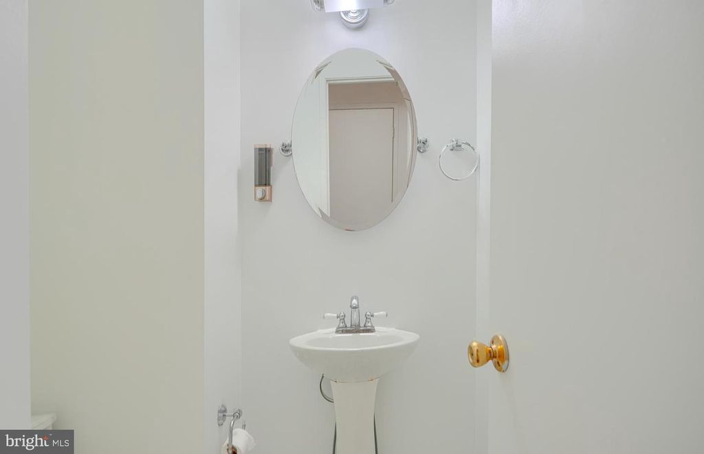 Image 30 of property listing at 9 LONG GREEN CT, Silver Spring, MD 20906
