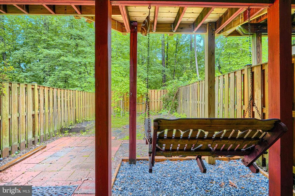 Image 49 of property listing at 9 LONG GREEN CT, Silver Spring, MD 20906