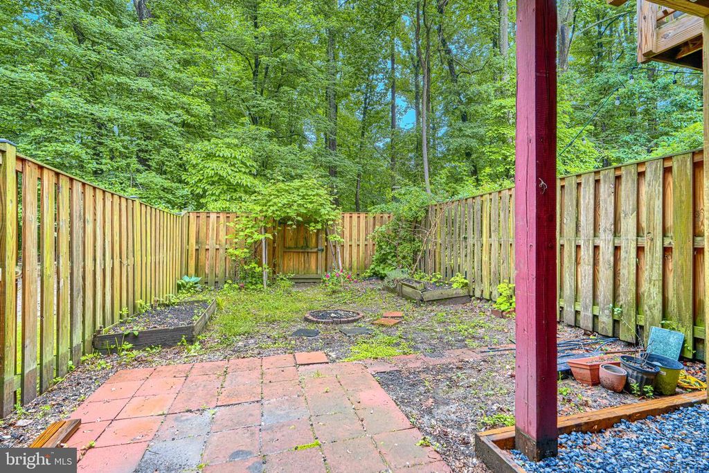 Image 50 of property listing at 9 LONG GREEN CT, Silver Spring, MD 20906