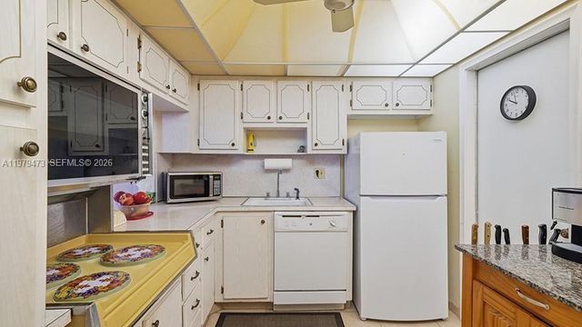 1825 S Ocean Dr 811, Hallandale Beach, FL 33009