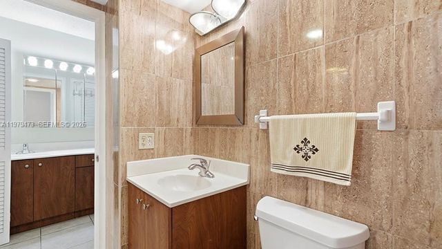 1825 S Ocean Dr 811, Hallandale Beach, FL 33009